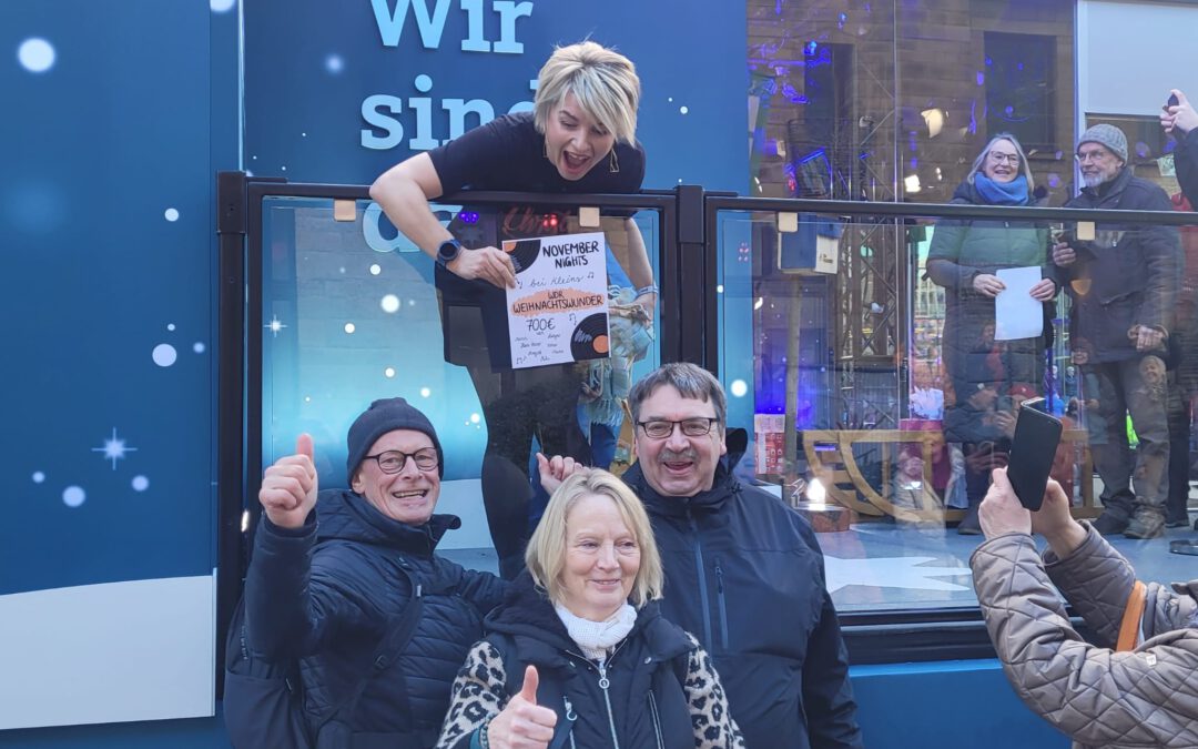 Übergabe Spende Novembernights bei Kleins